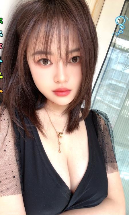 西青区白虎少妇双飞体验,皮肤白嫩高挑姐妹默契配合