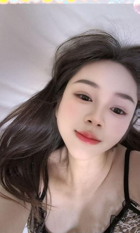 杭州拱墅遇见苗条优雅小美人,高贵气质令人难忘
