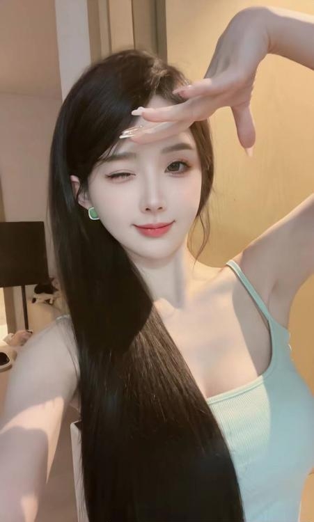 深圳女生穿肉丝动作自然镜头画面